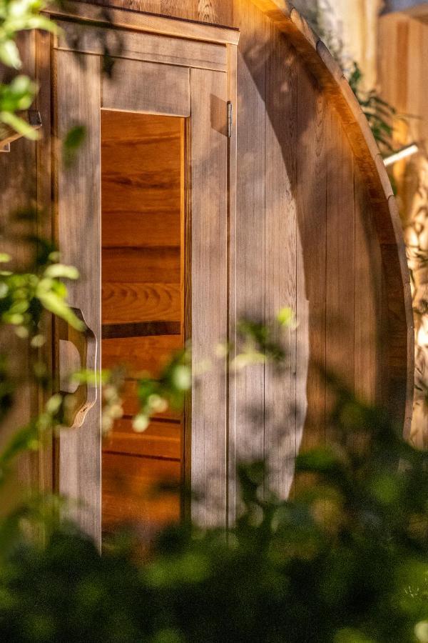 Escale Rochelaise, Gite Urbain Avec Spa Bain Nordique Et Sauna Tonneau ลาโรแชล ภายนอก รูปภาพ